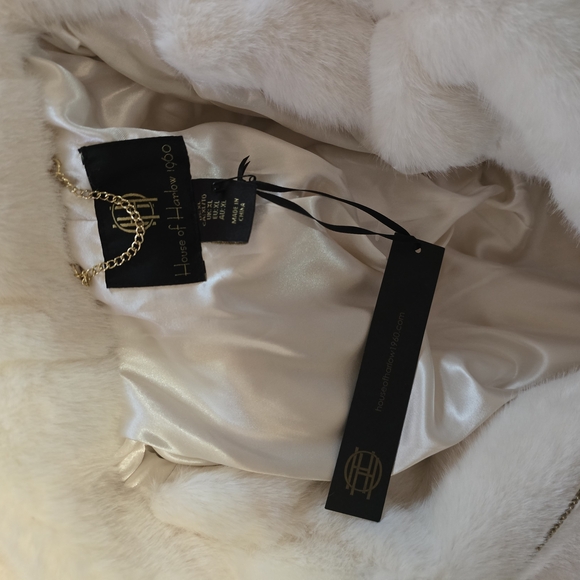 Jacket with Fuzzy Texture - Picture 6 of 6